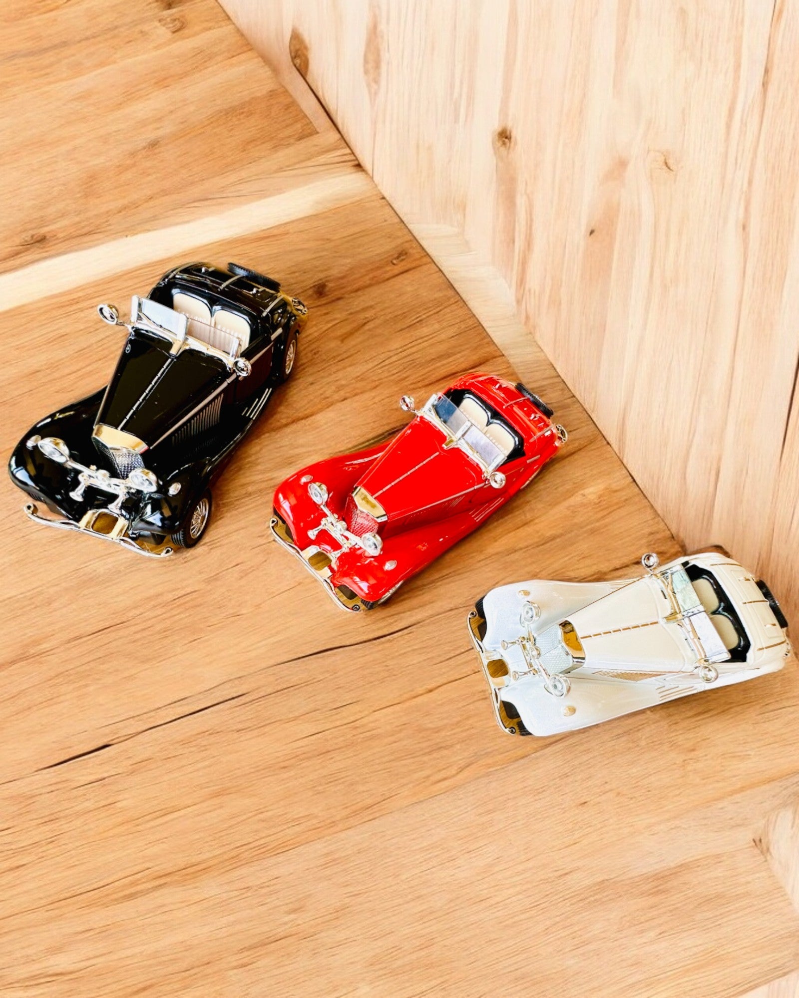 Modelo Miniatura de Carros Clássicos Retro - possibilidade de personalização para presente com gravação, 3 variantes à escolha