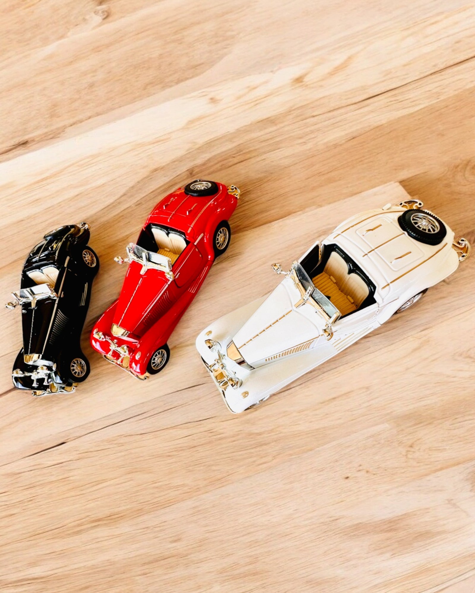 Modelo Miniatura de Carros Clássicos Retro - possibilidade de personalização para presente com gravação, 3 variantes à escolha