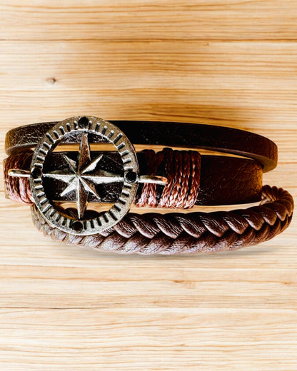 Pulseira "Compass Adventure" - possibilidade de personalização com gravação para presente, 2 variantes de cor disponíveis.