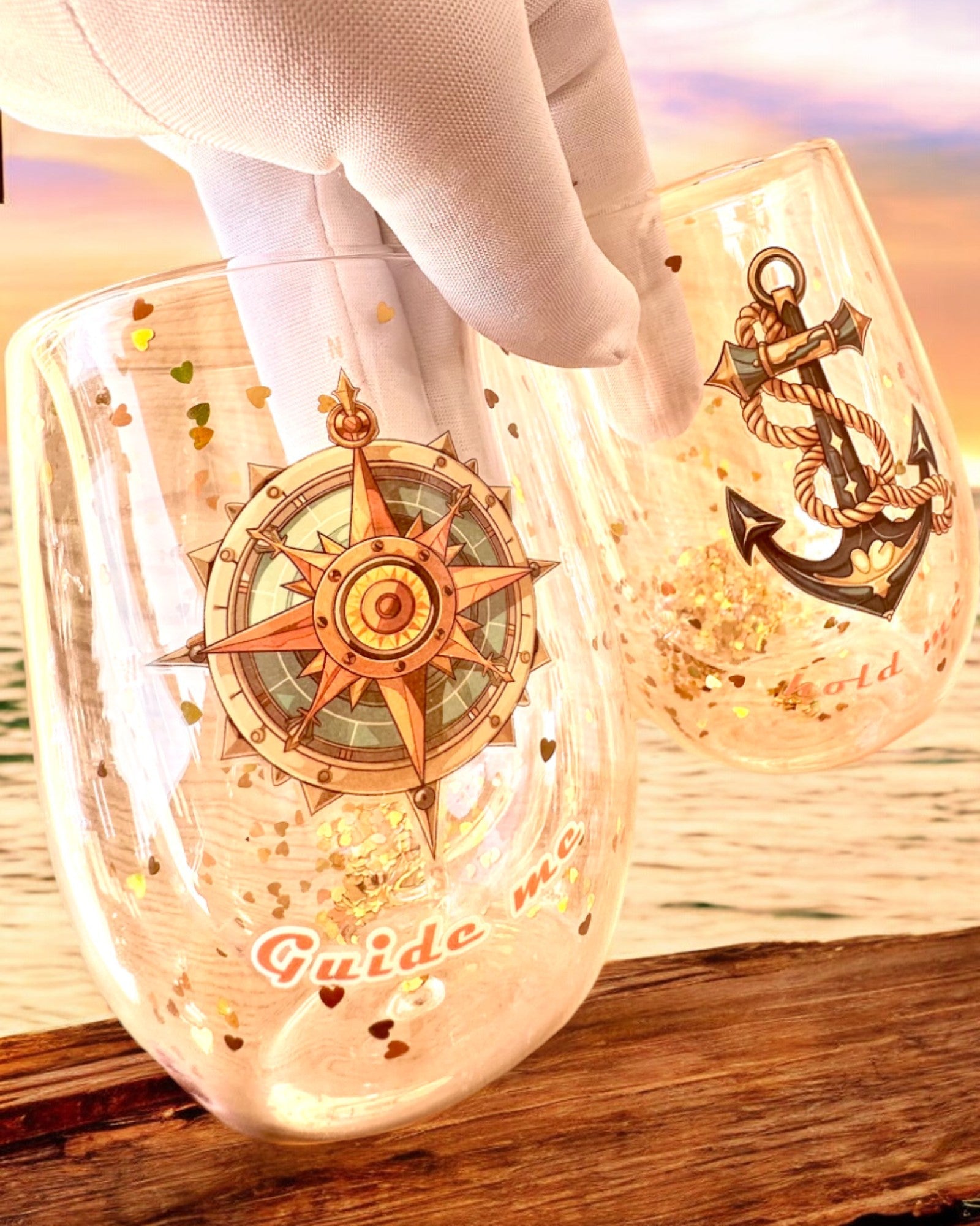 Copos "Nautical Dreams" com paredes duplas e flocos de ouro - conjunto de 2 unidades, capacidade de 300 ml, possibilidade de personalização com gravação.