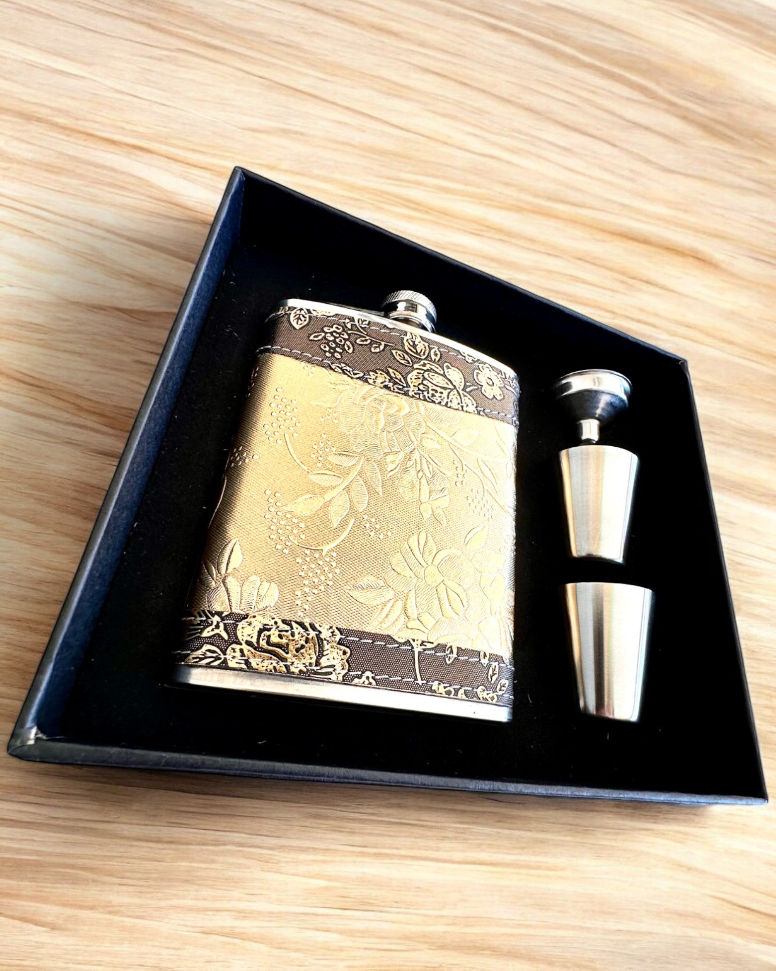 Flask elegante "Golden Rose" com conjunto de copos, personalização com gravação para presente