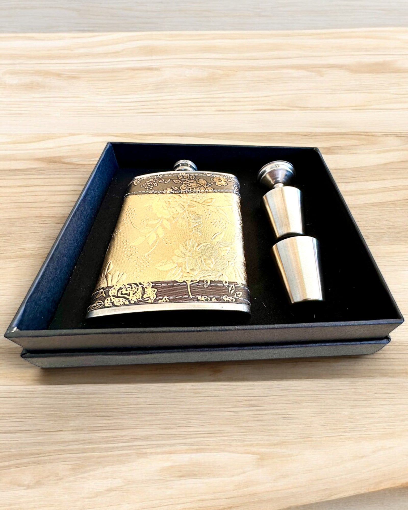 Flask elegante "Golden Rose" com conjunto de copos, personalização com gravação para presente