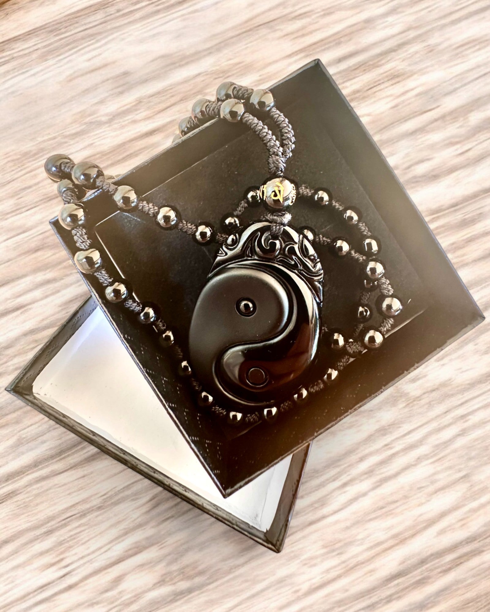 Amuleto Obsidiana Yin Yang com Gravação - Harmonia e Proteção, personalização com gravação para presente