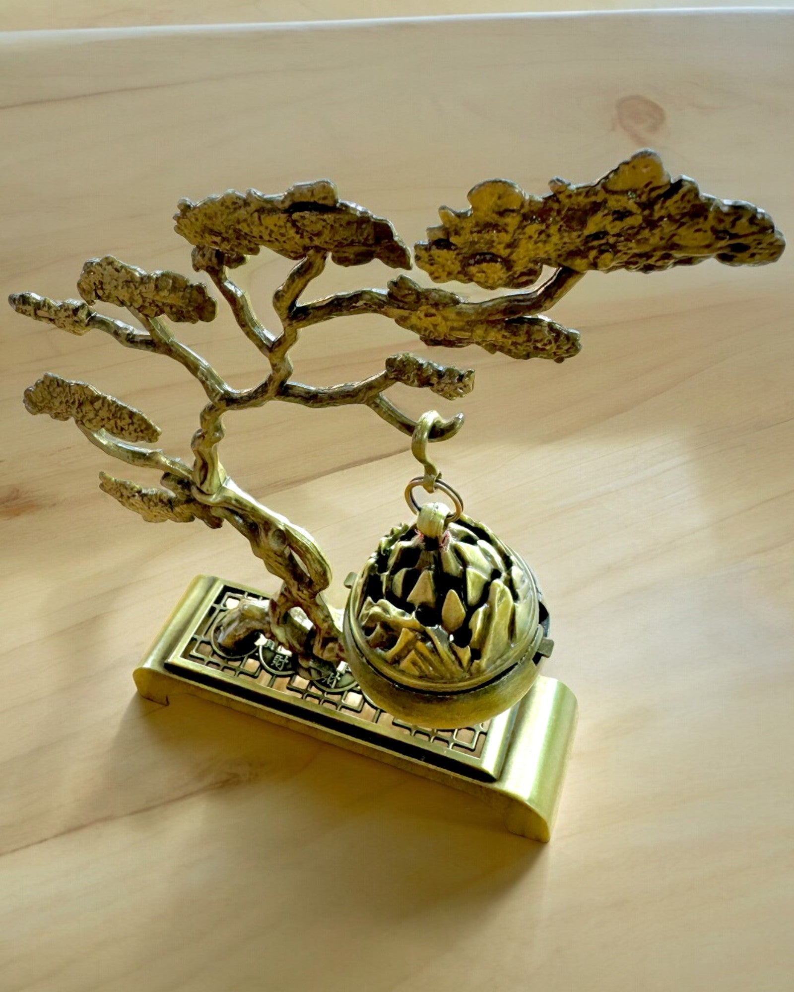 Suporte de Incenso Bonsai em Metal Elegante - possibilidade de personalização com gravação para presente