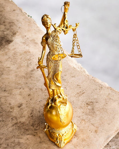 Estatueta da Deusa da Justiça – Decoração Artística para Prateleira, Artesanato em Resina, personalização com gravação