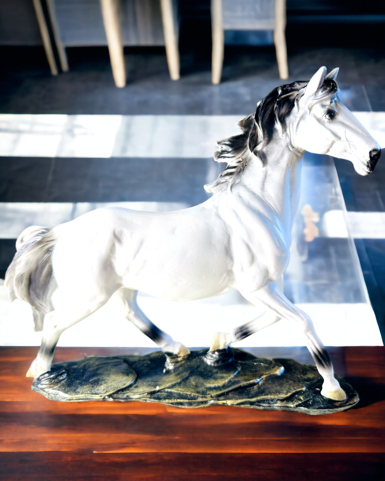 Escultura de Cavalo - Figura Decorativa com Possibilidade de Gravação