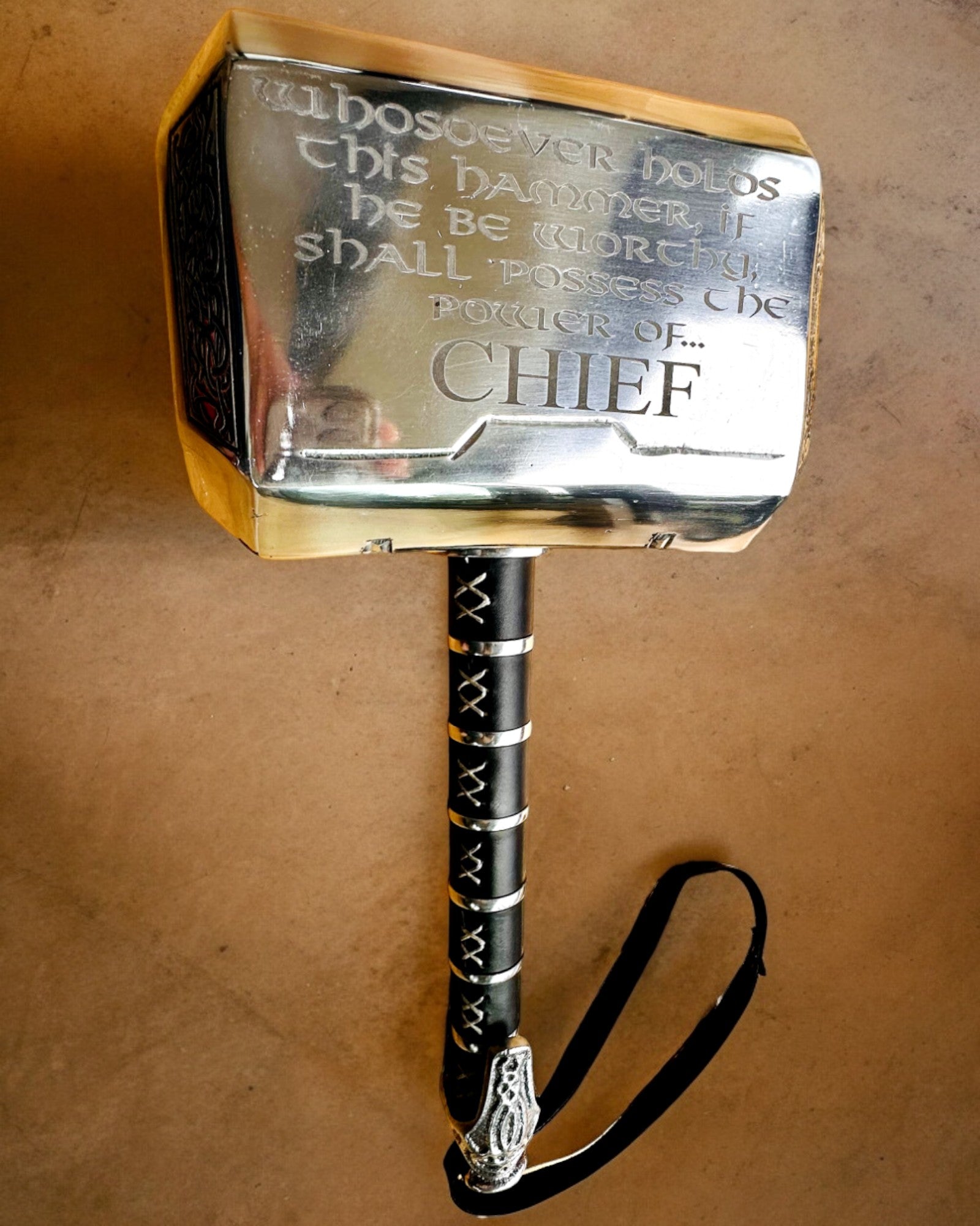 Martelo de Thor "Chefe" - Martelo Artesanal Feito à Mão, personalização com gravação para presente