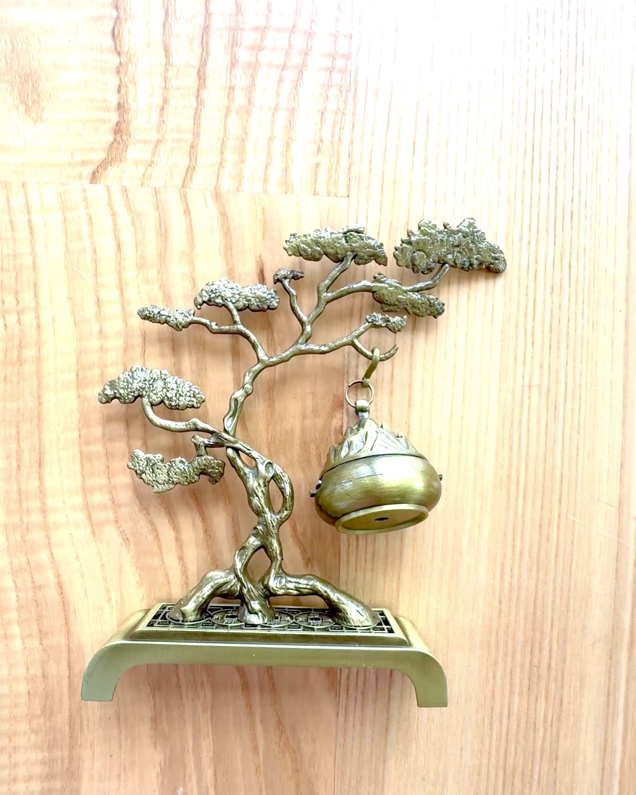 Suporte de Incenso Bonsai em Metal Elegante - possibilidade de personalização com gravação para presente