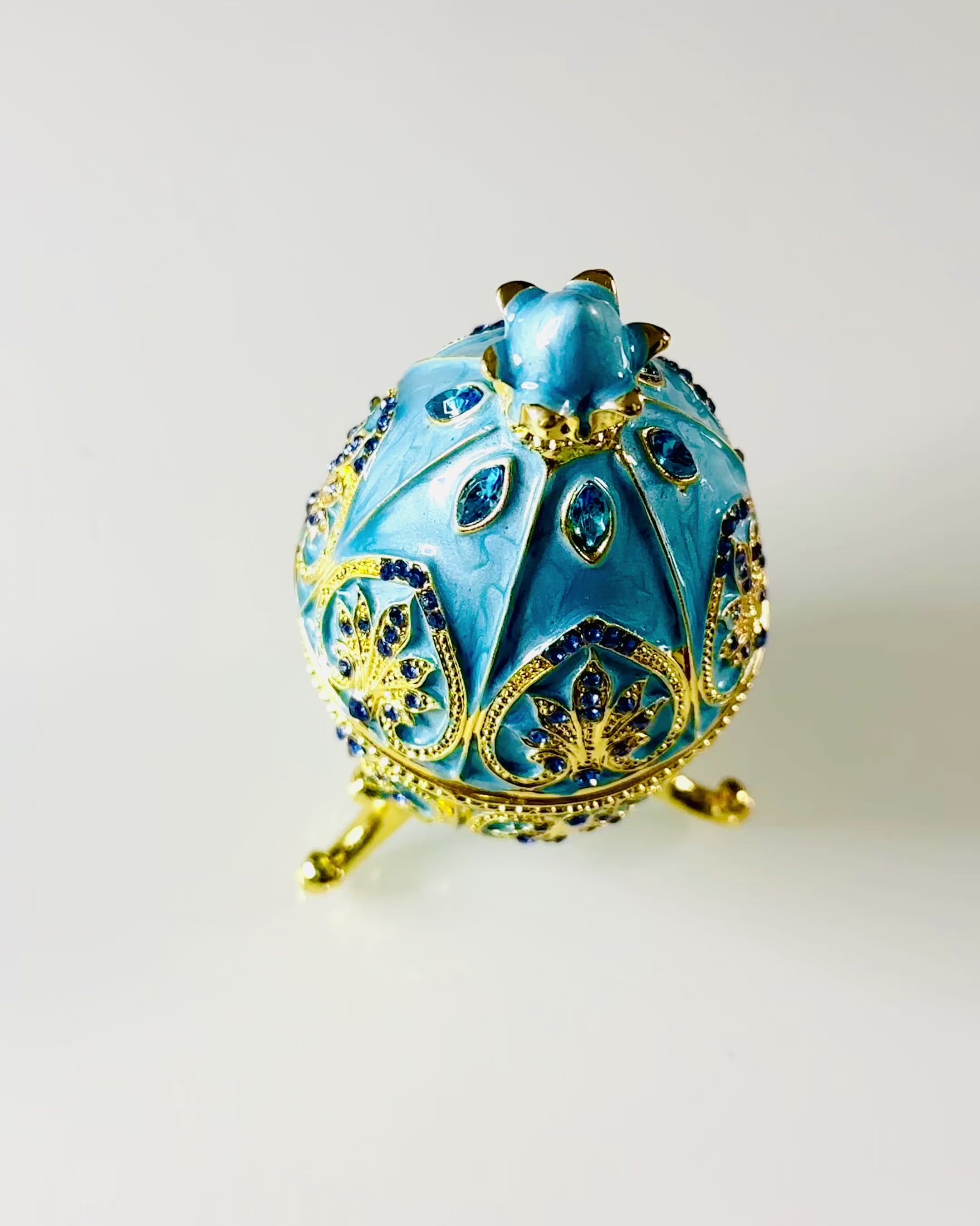 Ovo Fabergé Celestial – Organizador de Joias Emailado - cor azul céu. Personalização com gravação.