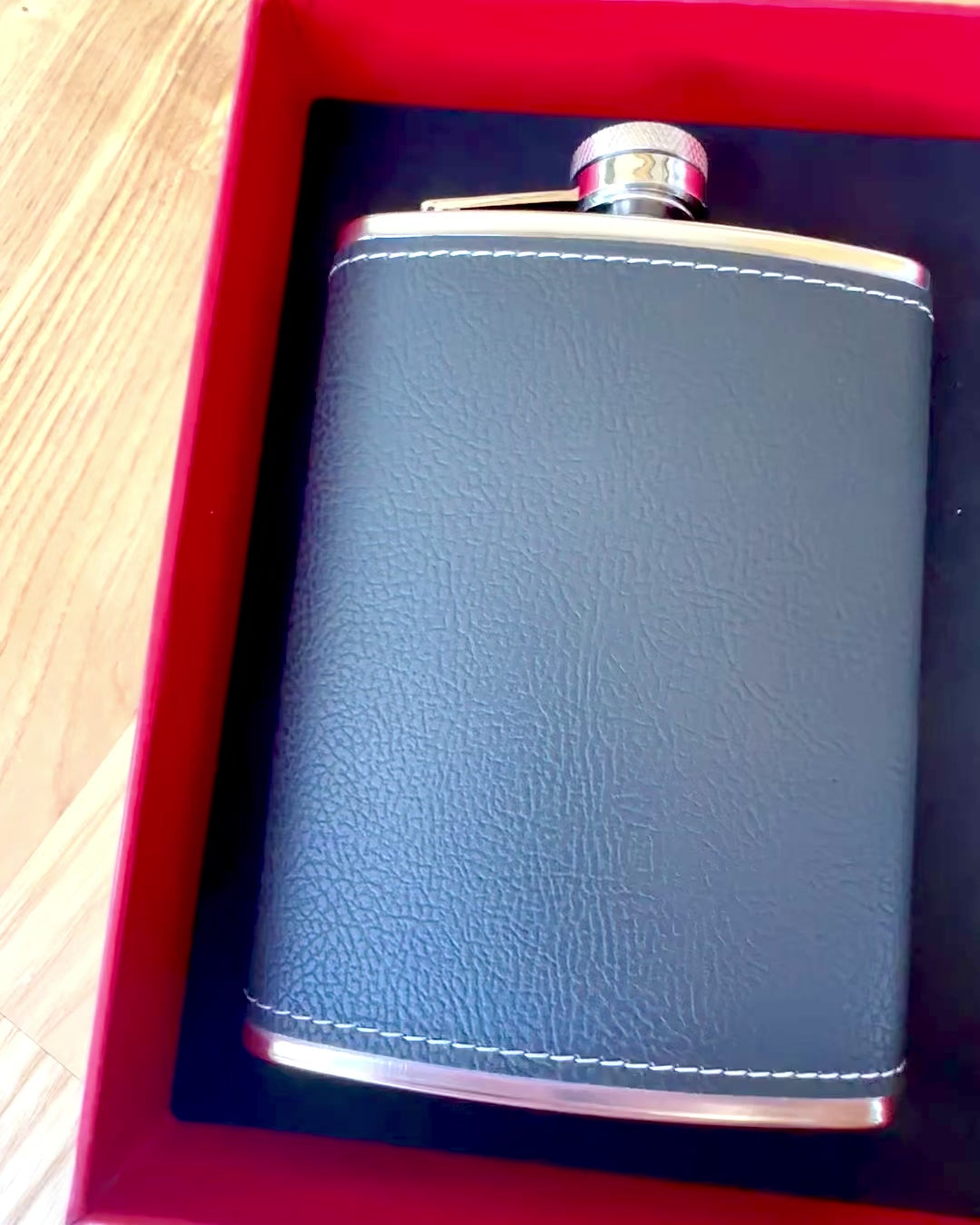 Conjunto de Flasks "Estiloso Gentil-Homem" - possibilidade de personalização com gravação para presente