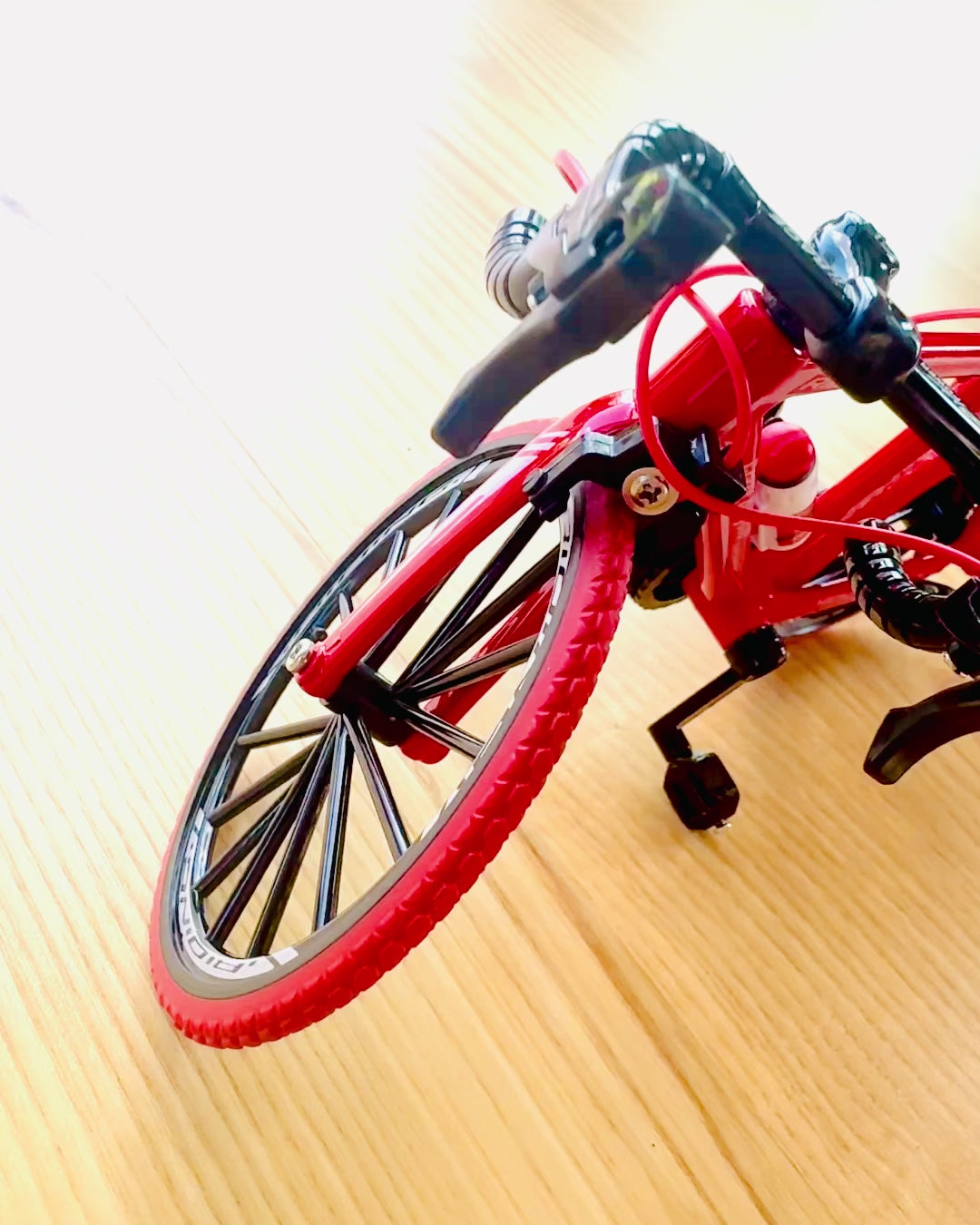 Modelo Miniatura de Bicicleta Metálica Vermelha "SpeedMaster" personalização com gravação para presente, 2 variantes de cor