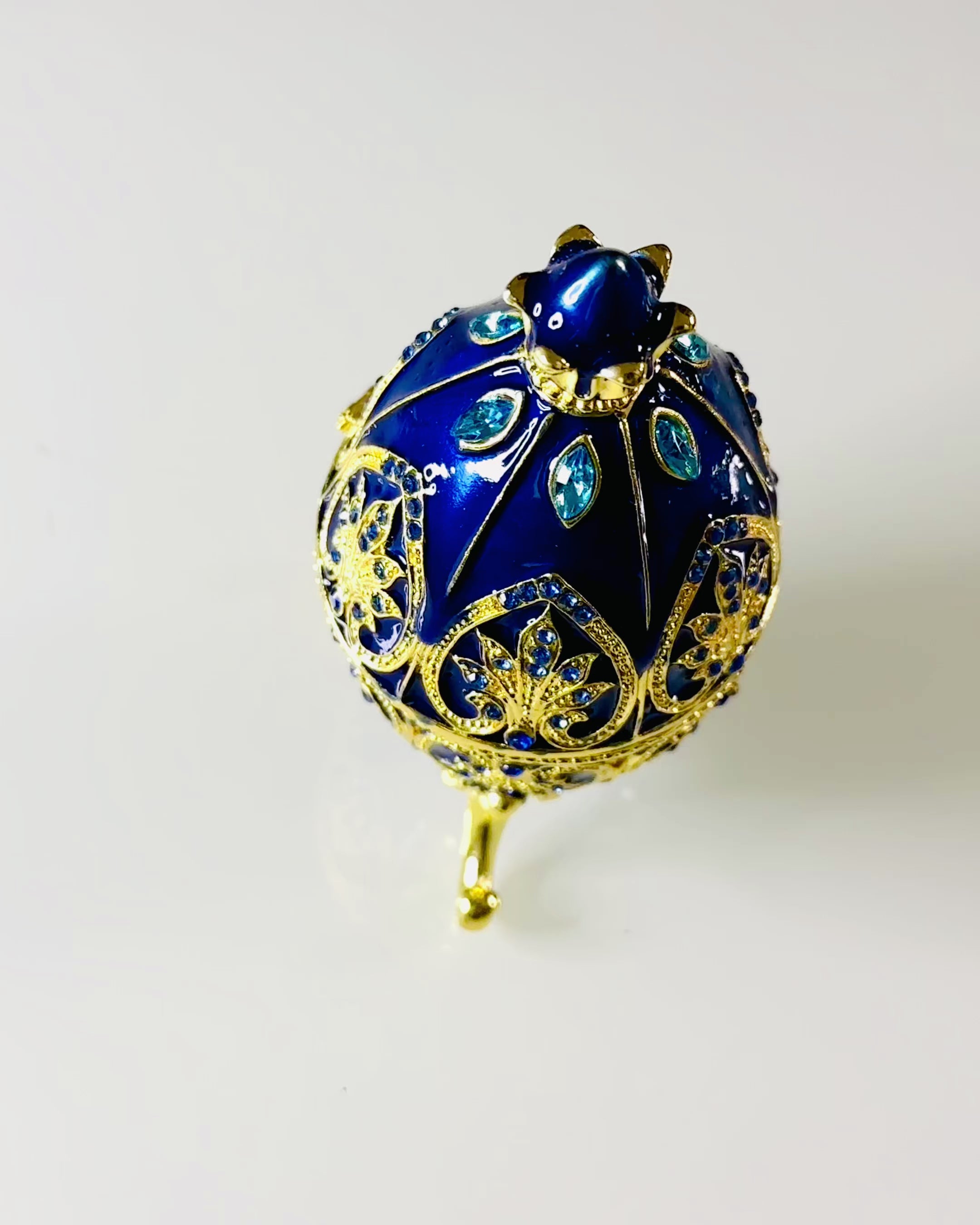 "Ovo Fabergé Exclusivo - cor azul escuro – Caixa Decorativa para Joias em Emaile"