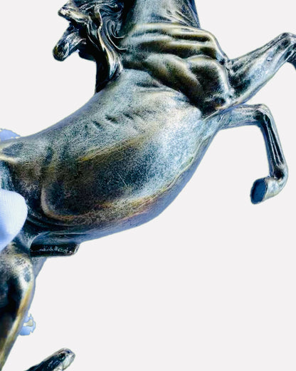 Noblesse - Figura, Estátua de Cavalo em Movimento - possibilidade de personalização com gravação para presente